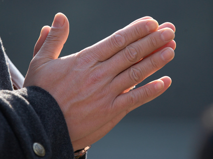 水晶で鎮魂の祈り