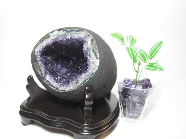 パワーストーンアメジスト原石 アメジストドーム 4.4Kg 木製台座付