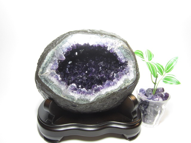 パワーストーンアメジスト原石 アメジストドーム 6.9Kg 木製台座付