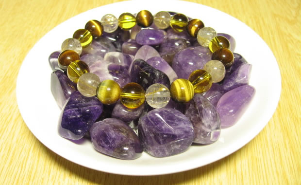 浄化用アイテムのアメジストさざれ石