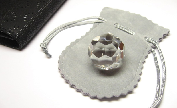 パワーストーンカット水晶の水晶32面カット　バッキーボール