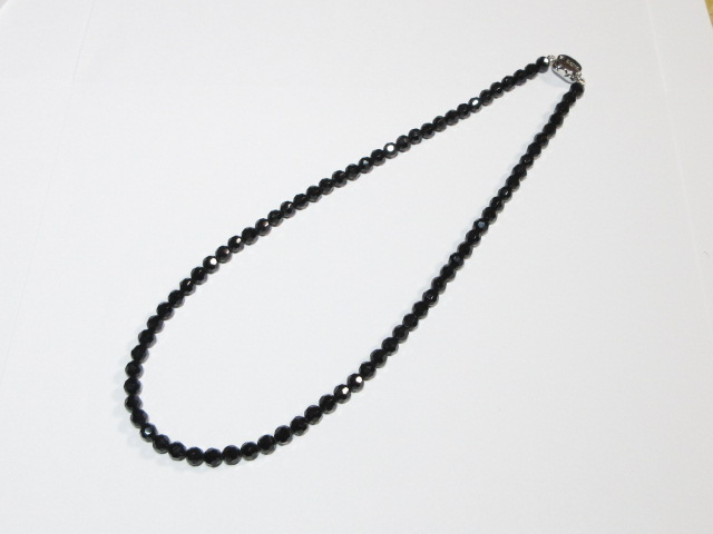 バッキーボールカットブラックオニキスネックレス・お守り水晶ネックレス