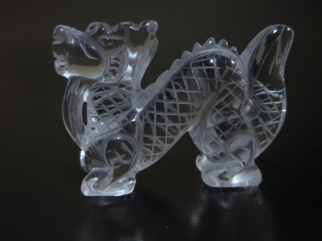 水晶龍の置物