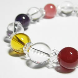 水晶ブレスレット・パワーストーンブレスレット 七色厄除けブレスレット 女性用サイズ