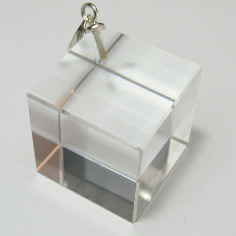 水晶6面カットペンダントトップ　シルバー金具