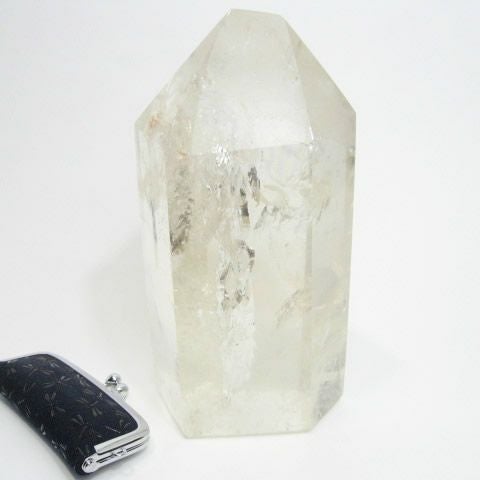 高品質 水晶ポイント一覧｜光輝く水晶六角柱・水晶原石｜幸せを呼ぶ石PAX