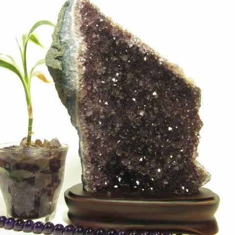 最終価格✨ 高品質✨ アメジストクラスター 木製台座付き ウルグアイ産 アメジスト クラスター 台座付き｜濃紫の輝き・高