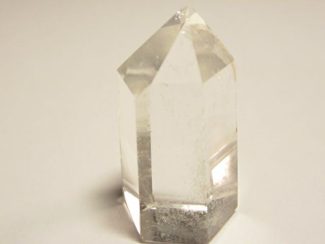 天然水晶六角柱原石・水晶ポイント106