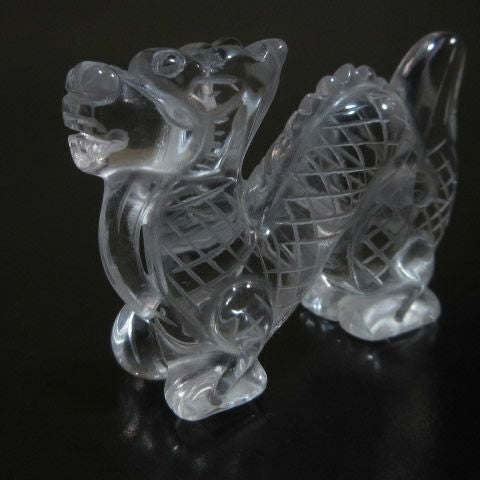 縁起のよい水晶彫刻 龍の置物 ｜ 幸せを呼ぶ石PAX