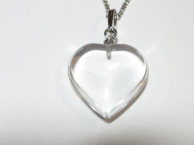 水晶　ハート　チェーン付きペンダントトップ 天然石・パワーストーン サイズ 約20×20×5mm  PJT-30A