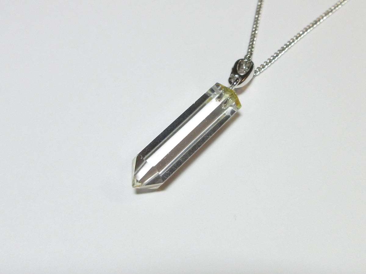 水晶　六角柱　チェーン付きペンダントトップ  天然石・パワーストーン サイズ 約22mm×6mm PJT-06